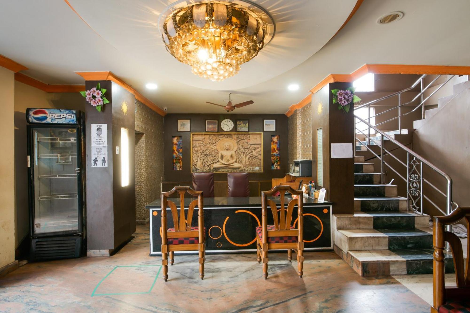 Spot On Hotel Manikanta Residency Visakhapatnam Buitenkant foto
